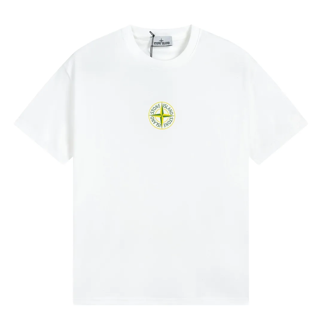 W622#P110 [Stone lsland/Stone Island summer new short-sleeved T-shirt with small compass print on the chest] ⚠️[Original creation with high control of details] - Made of 260 grams of combed cotton with 32-count double yarn, soft and comfortable to the touch, sweat-absorbent and breathable. - Simple, basic and versatile style, original quality, the first choice for couples. - Made in a large factory, four needles and five threads on the shoulder, neat alignment, high quality workmanship. - Same style for men and women, very versatile One piece by hand, the details are clearly visible. Color: Black White Size: M L